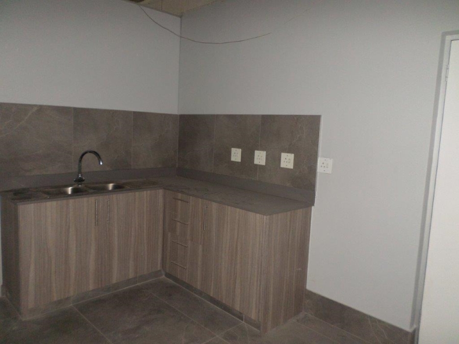 To Let Commercial Property for Rent in Kosmosdal Gauteng
