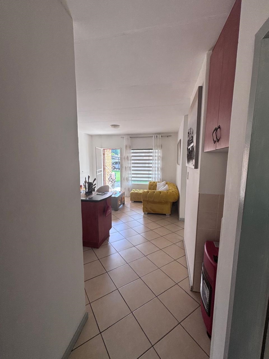 2 Bedroom Property for Sale in Honeypark Gauteng