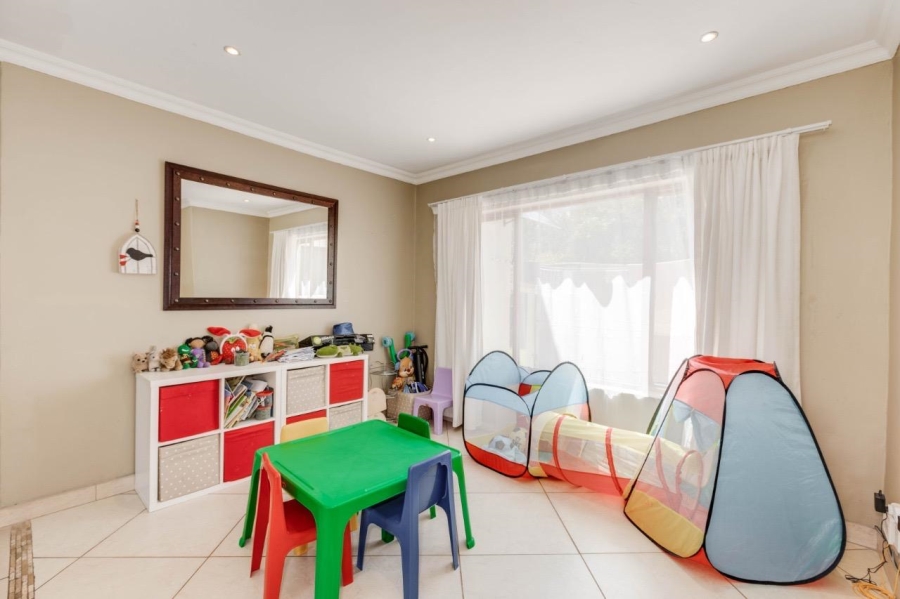 To Let 3 Bedroom Property for Rent in Cedar Lakes Gauteng