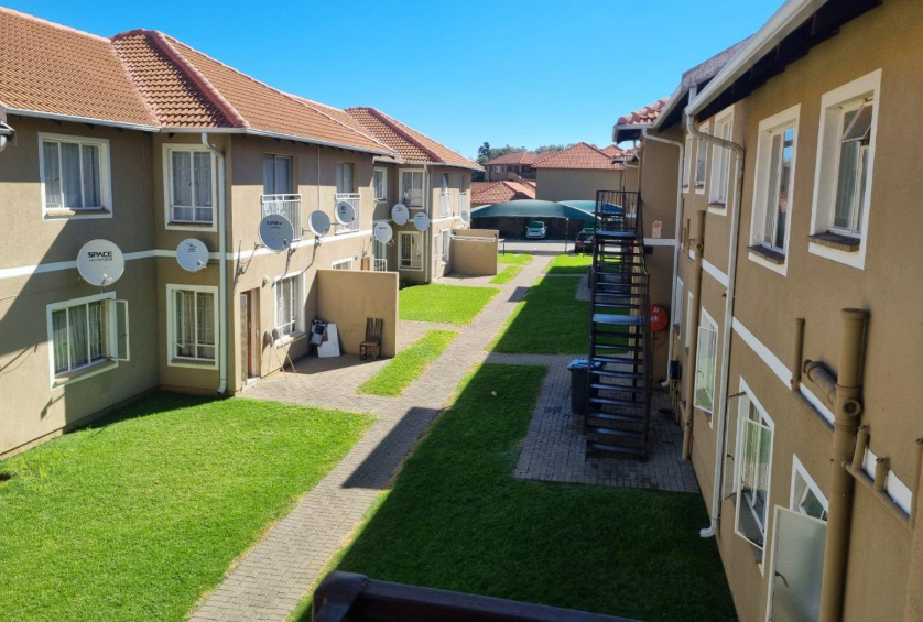 2 Bedroom Property for Sale in Comet Gauteng