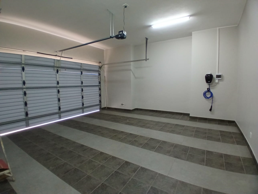 To Let 5 Bedroom Property for Rent in Waterkloof Ridge Gauteng