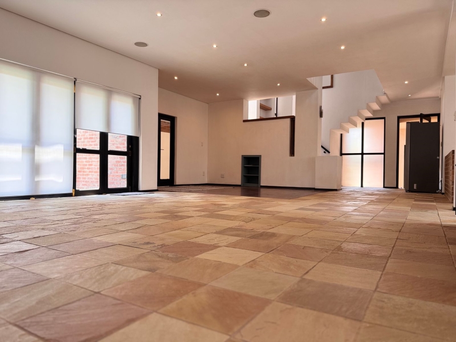 6 Bedroom Property for Sale in Dainfern Gauteng