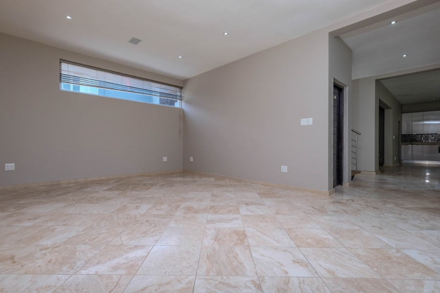 To Let 3 Bedroom Property for Rent in Illovo Gauteng