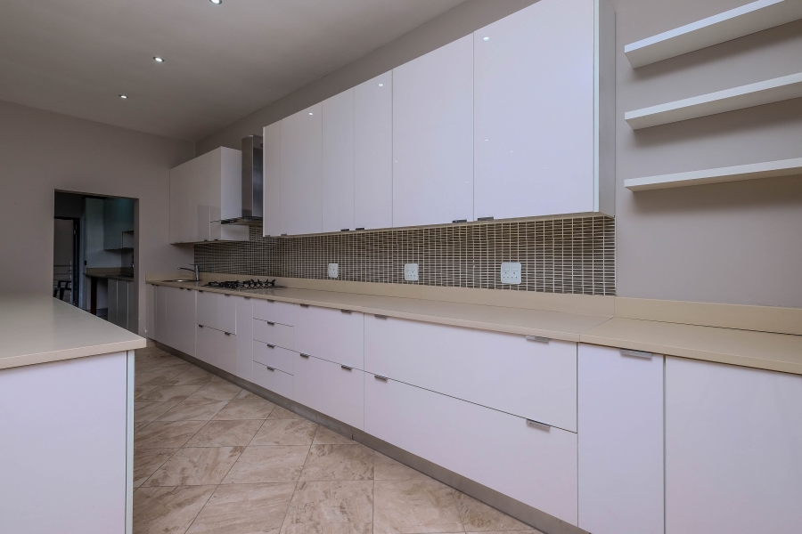 To Let 3 Bedroom Property for Rent in Illovo Gauteng