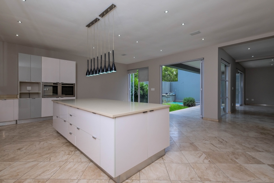 To Let 3 Bedroom Property for Rent in Illovo Gauteng