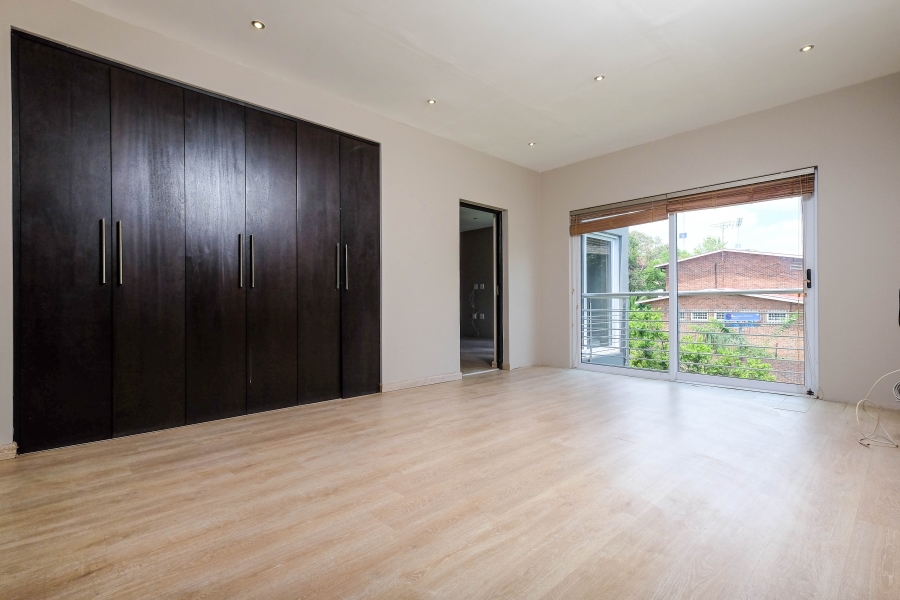 To Let 3 Bedroom Property for Rent in Illovo Gauteng