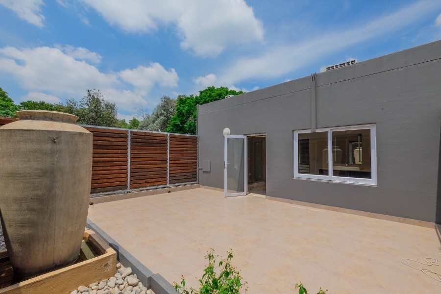 To Let 3 Bedroom Property for Rent in Illovo Gauteng