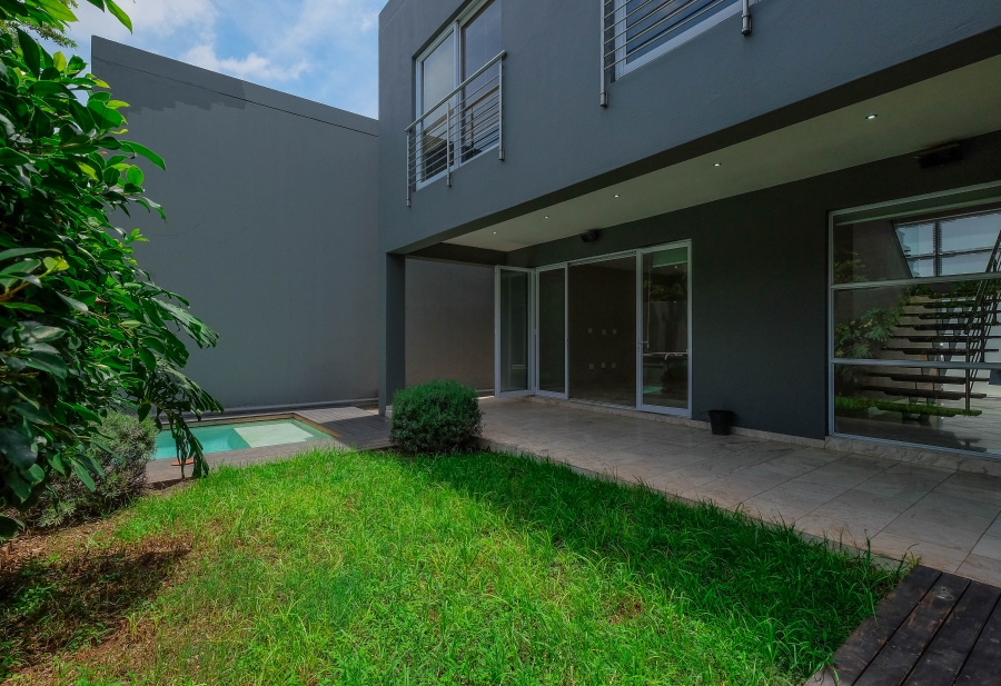 To Let 3 Bedroom Property for Rent in Illovo Gauteng