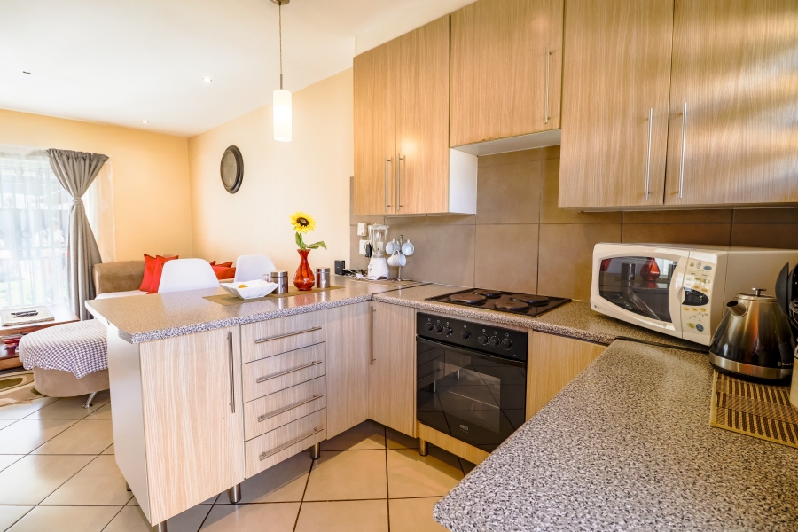 2 Bedroom Property for Sale in Monavoni Gauteng