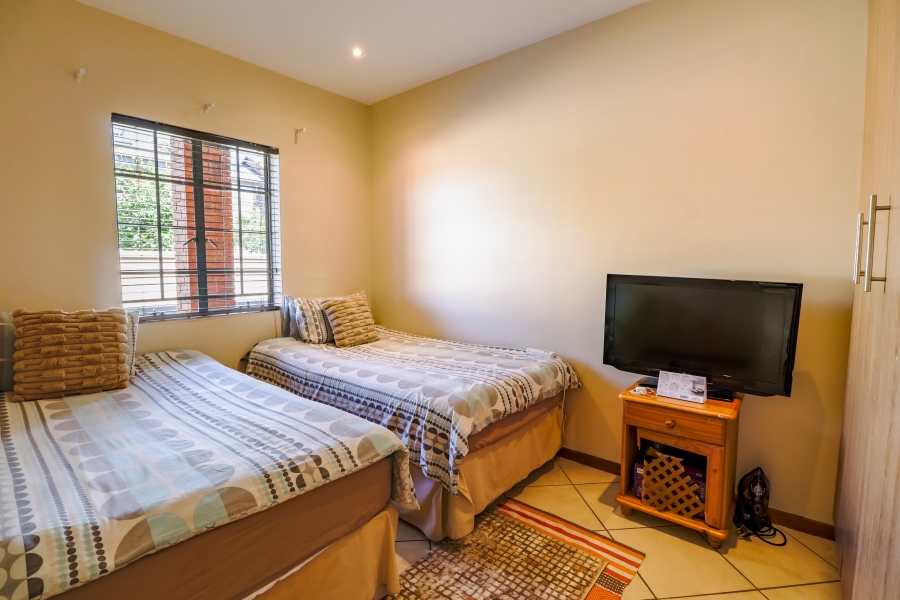 2 Bedroom Property for Sale in Monavoni Gauteng