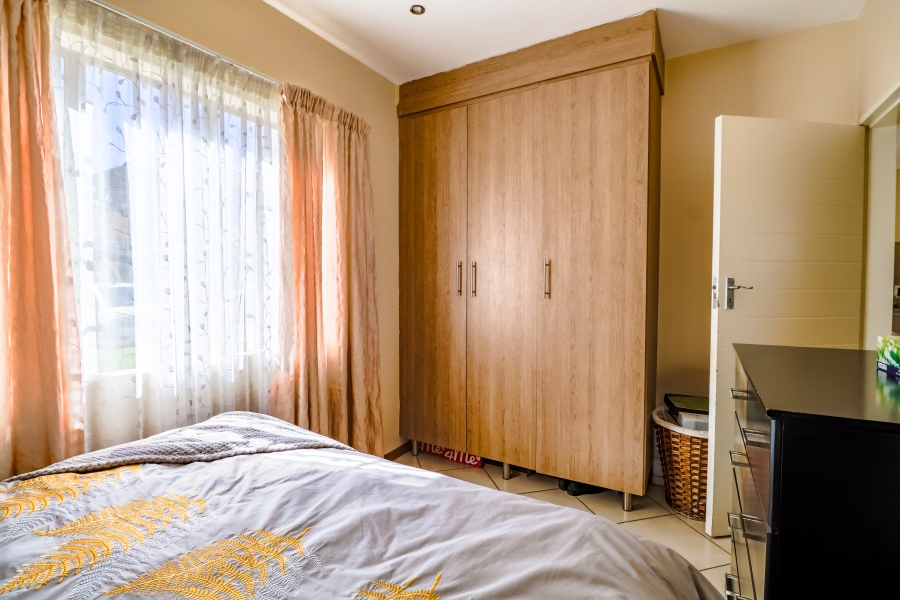 2 Bedroom Property for Sale in Monavoni Gauteng