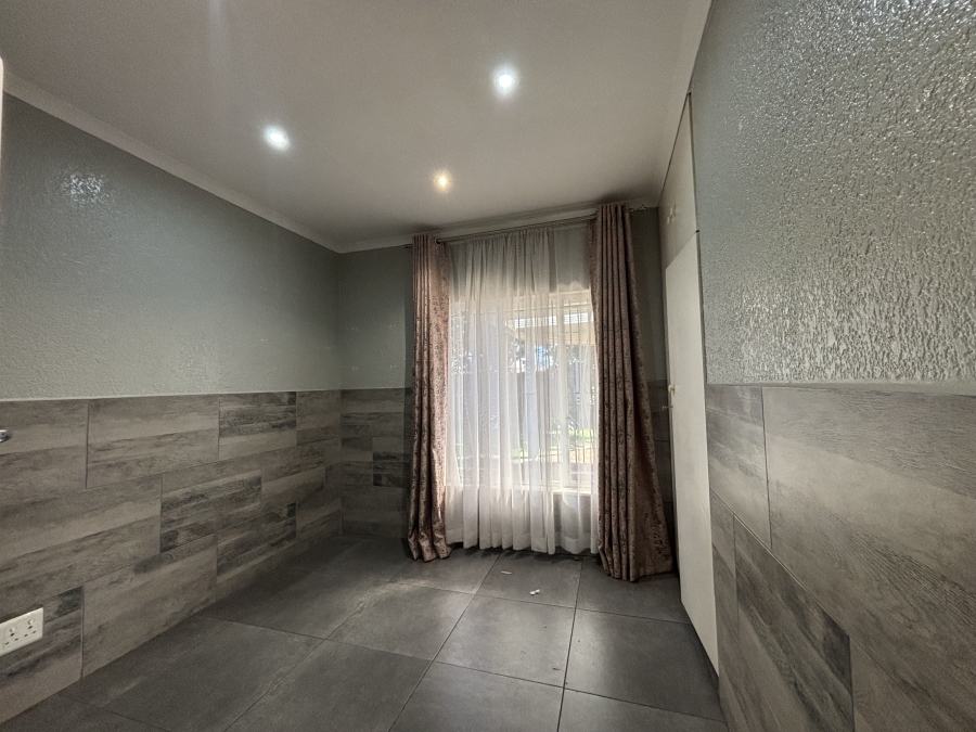 3 Bedroom Property for Sale in Ravenswood Gauteng