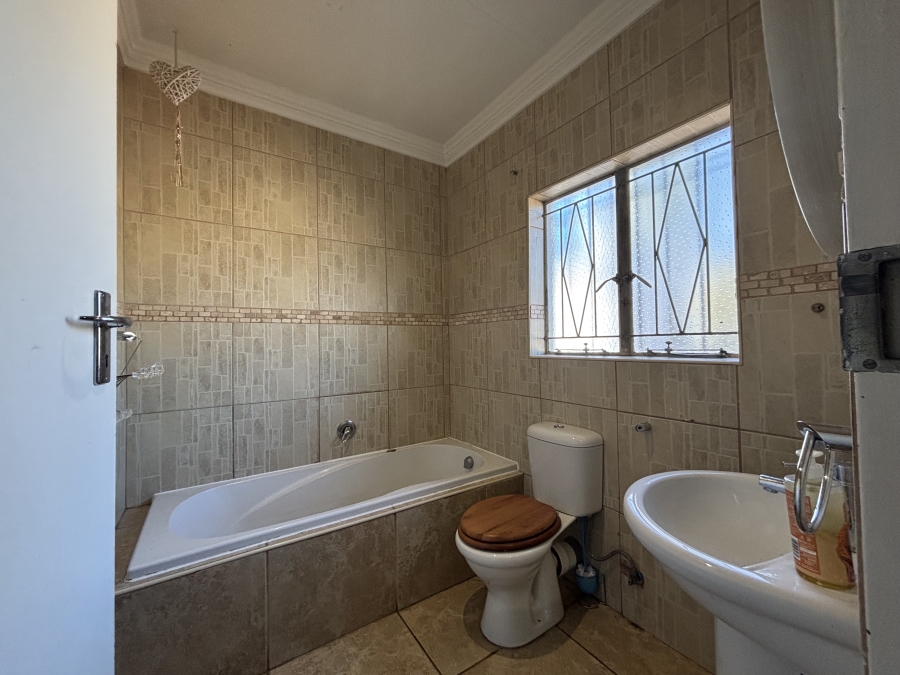 3 Bedroom Property for Sale in Ravenswood Gauteng