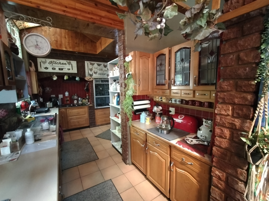 5 Bedroom Property for Sale in Pretoria North Gauteng