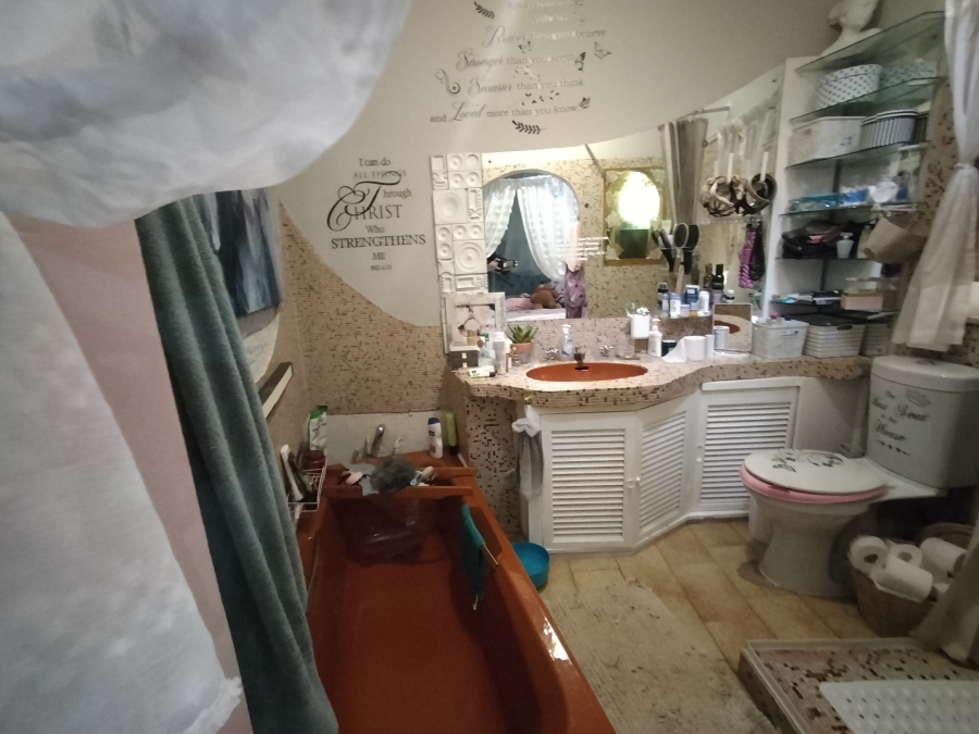 5 Bedroom Property for Sale in Pretoria North Gauteng