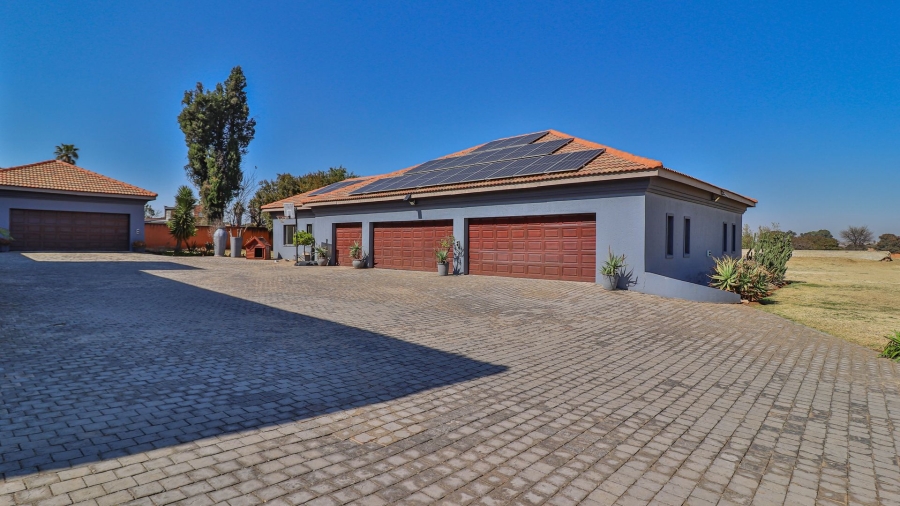 5 Bedroom Property for Sale in Rand Collieries Gauteng
