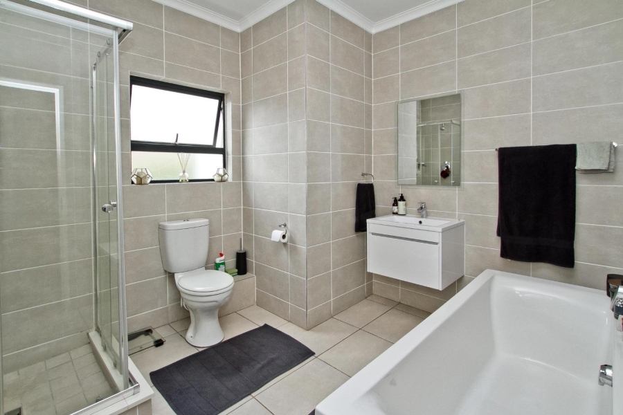 To Let 3 Bedroom Property for Rent in Linbro Park Gauteng