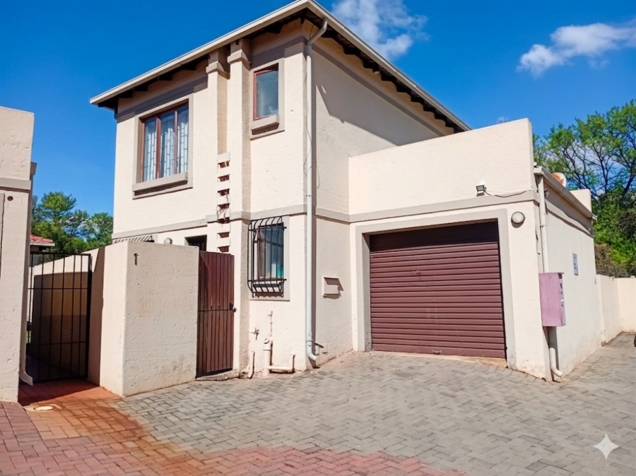 3 Bedroom Property for Sale in Rooihuiskraal North Gauteng