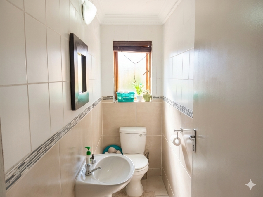 3 Bedroom Property for Sale in Rooihuiskraal North Gauteng