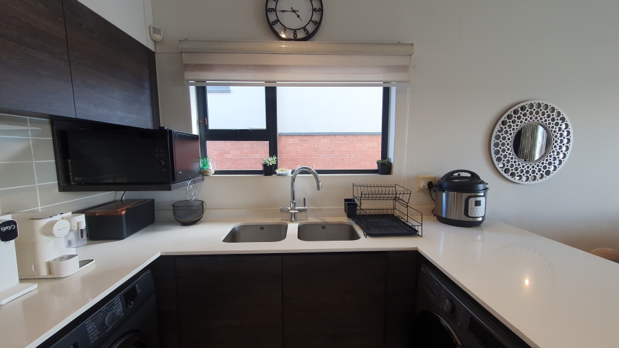 2 Bedroom Property for Sale in Oakdene Gauteng
