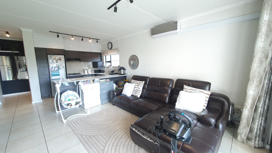 2 Bedroom Property for Sale in Oakdene Gauteng