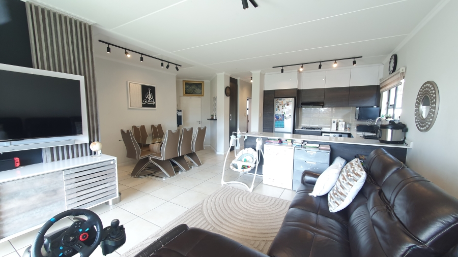 2 Bedroom Property for Sale in Oakdene Gauteng