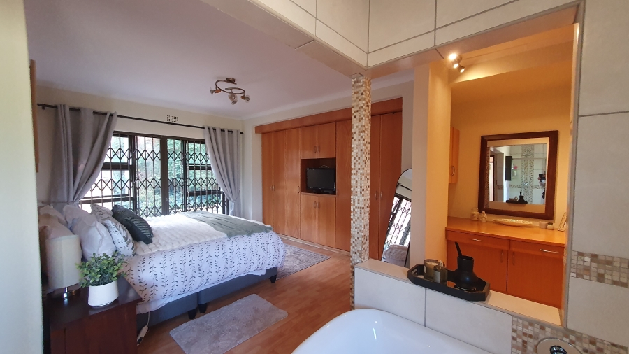 4 Bedroom Property for Sale in Glenvista Gauteng