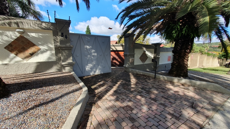 4 Bedroom Property for Sale in Glenvista Gauteng