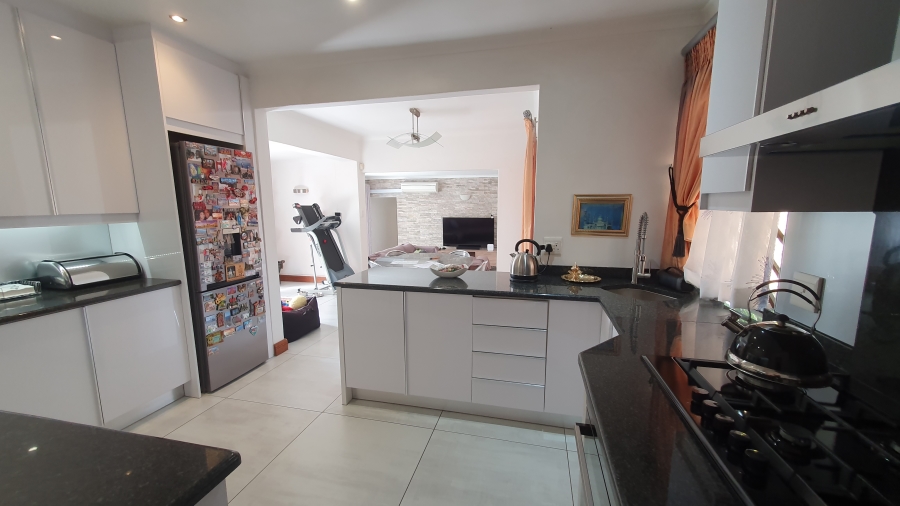 3 Bedroom Property for Sale in Glenvista Gauteng