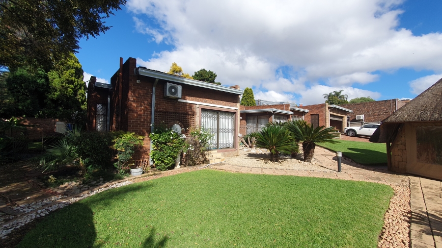 3 Bedroom Property for Sale in Glenvista Gauteng
