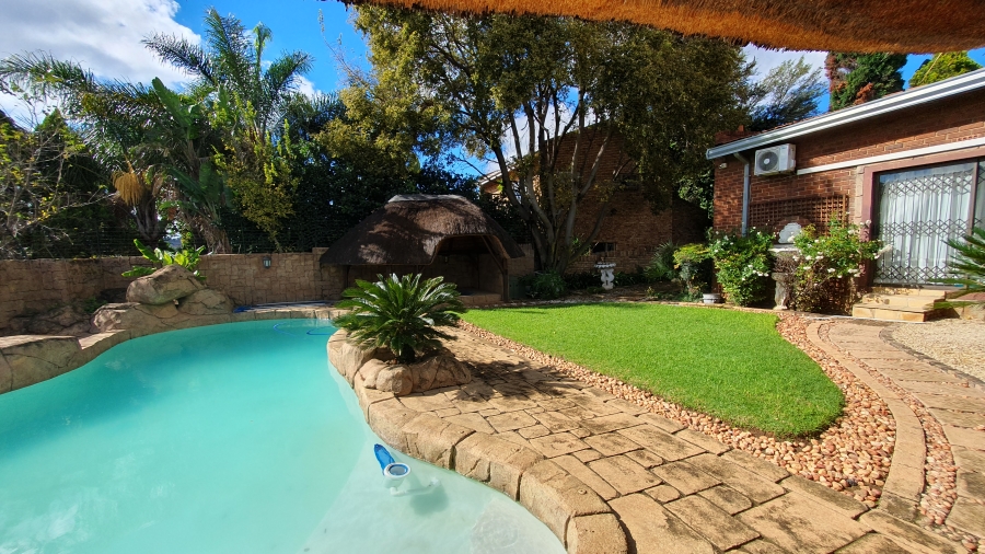 3 Bedroom Property for Sale in Glenvista Gauteng