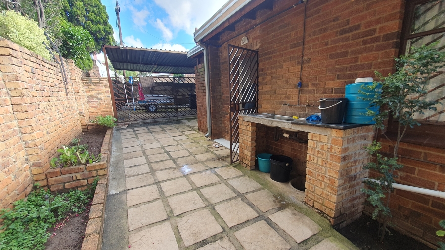 3 Bedroom Property for Sale in Glenvista Gauteng
