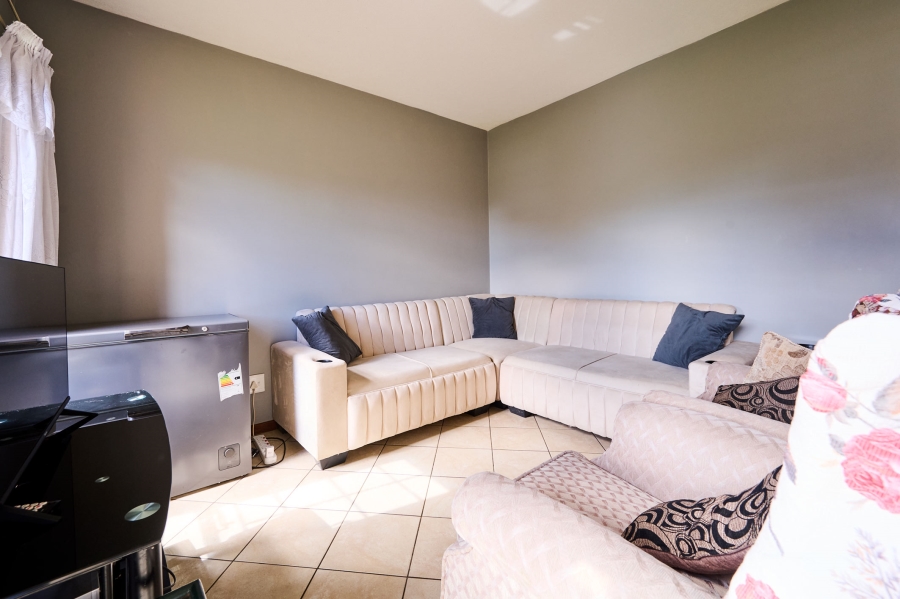 2 Bedroom Property for Sale in Erand Gardens Gauteng