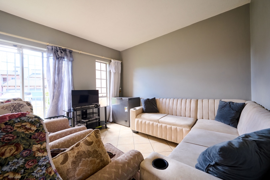 2 Bedroom Property for Sale in Erand Gardens Gauteng