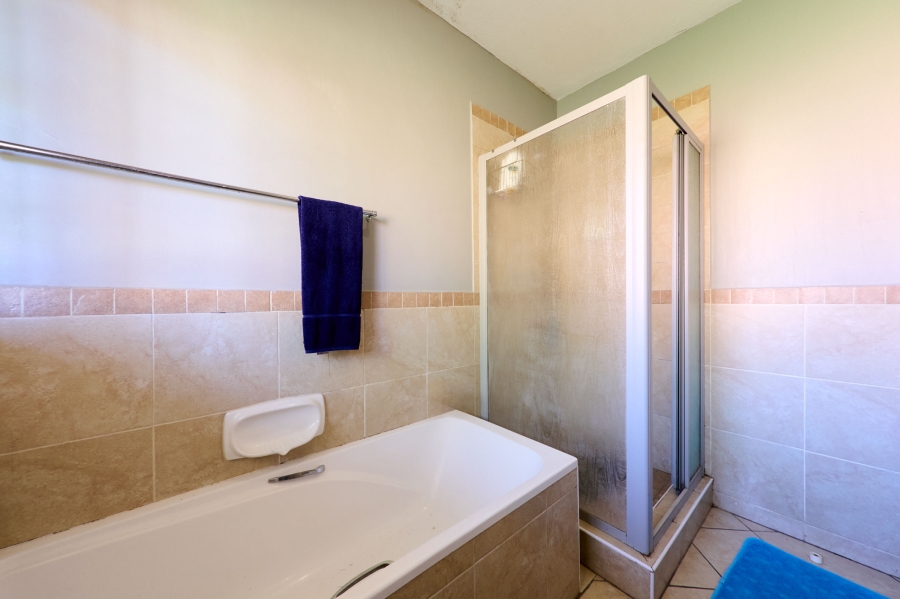 2 Bedroom Property for Sale in Erand Gardens Gauteng