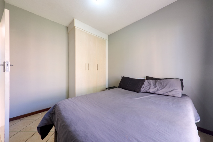 2 Bedroom Property for Sale in Erand Gardens Gauteng