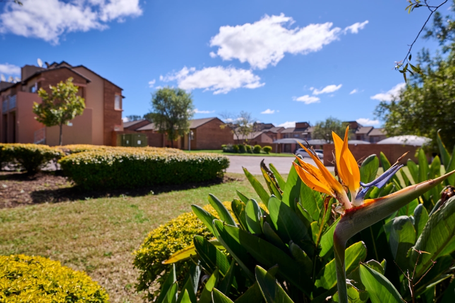 2 Bedroom Property for Sale in Erand Gardens Gauteng