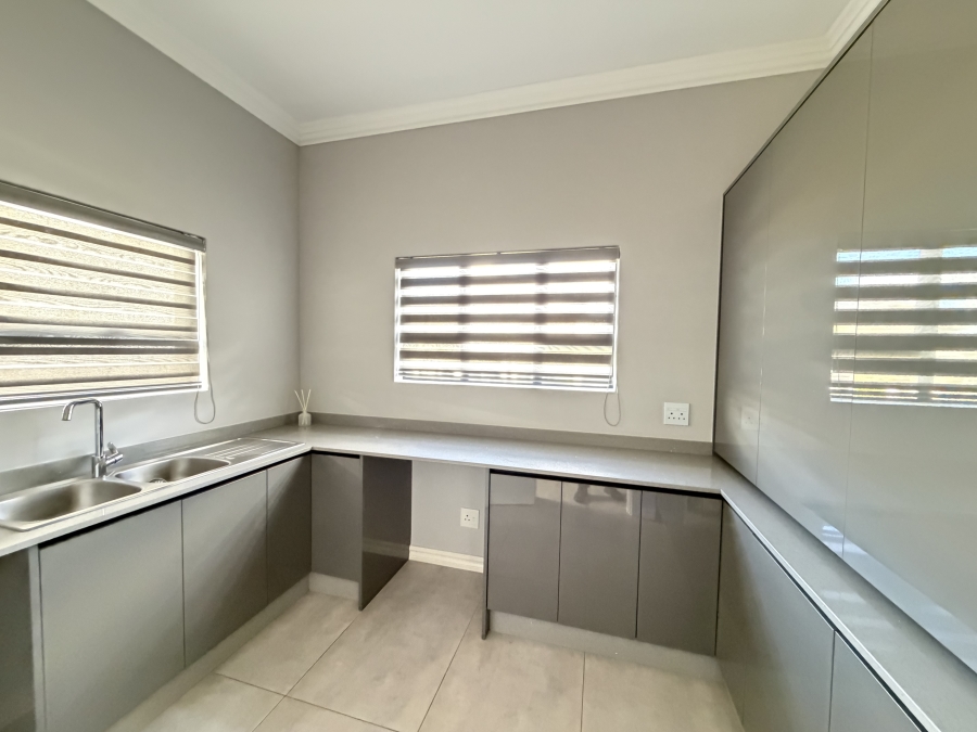 To Let 4 Bedroom Property for Rent in Eye of Africa Gauteng