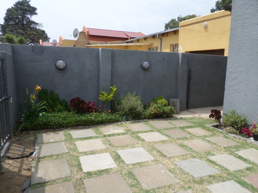 To Let 1 Bedroom Property for Rent in Riverlea Gauteng