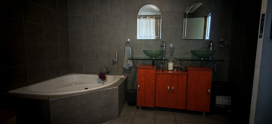 3 Bedroom Property for Sale in Randhart Gauteng