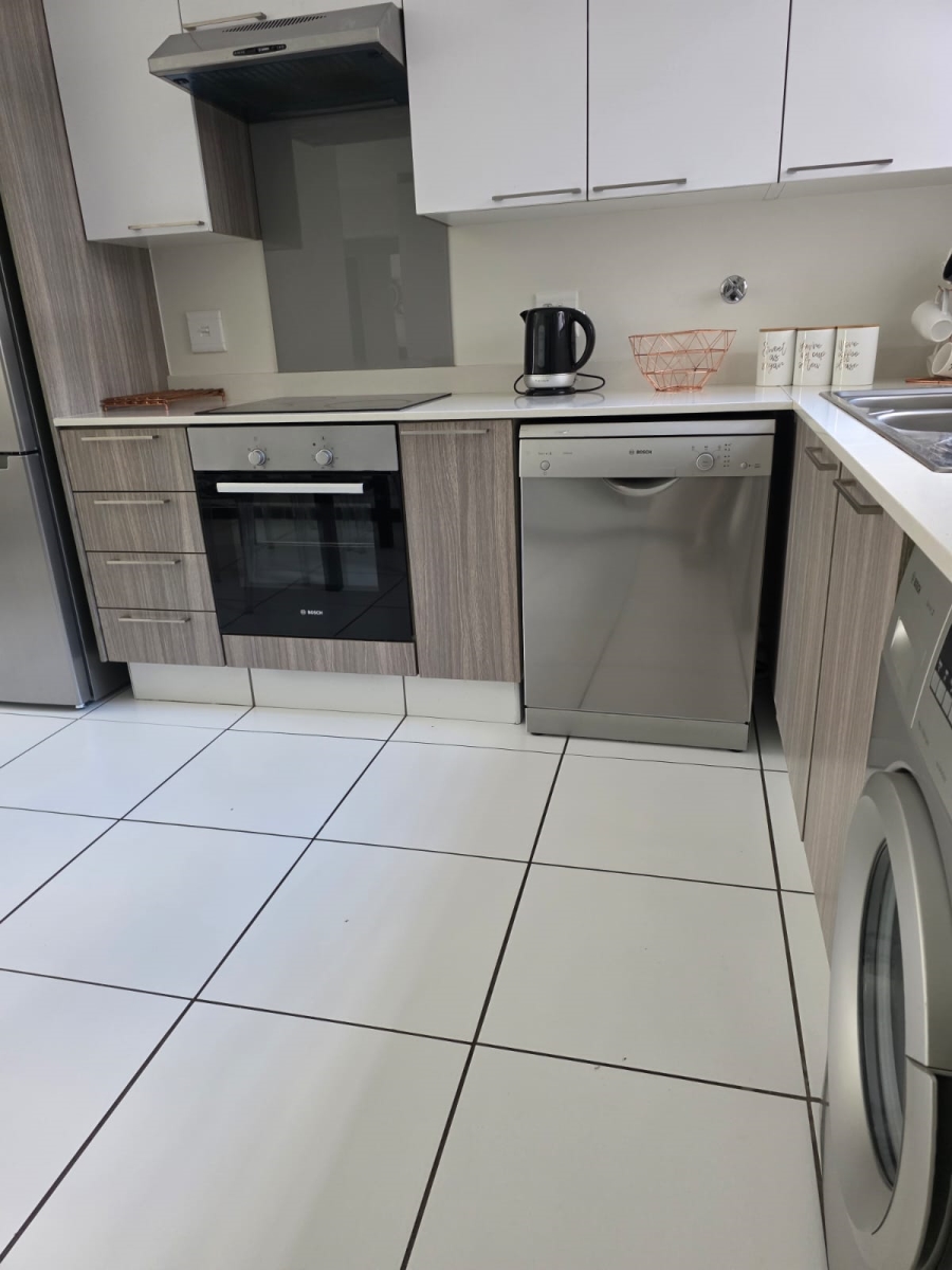 To Let 2 Bedroom Property for Rent in Fourways Gauteng