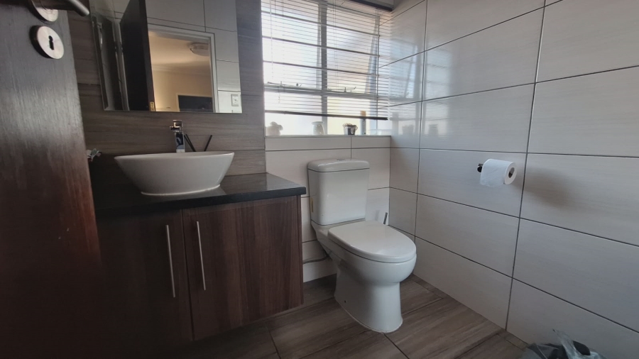 6 Bedroom Property for Sale in Villieria Gauteng