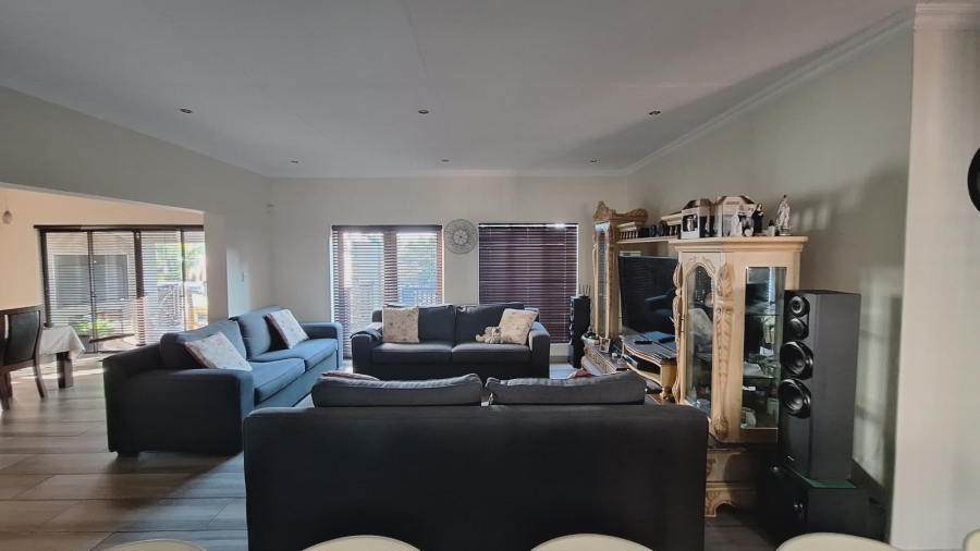 6 Bedroom Property for Sale in Villieria Gauteng