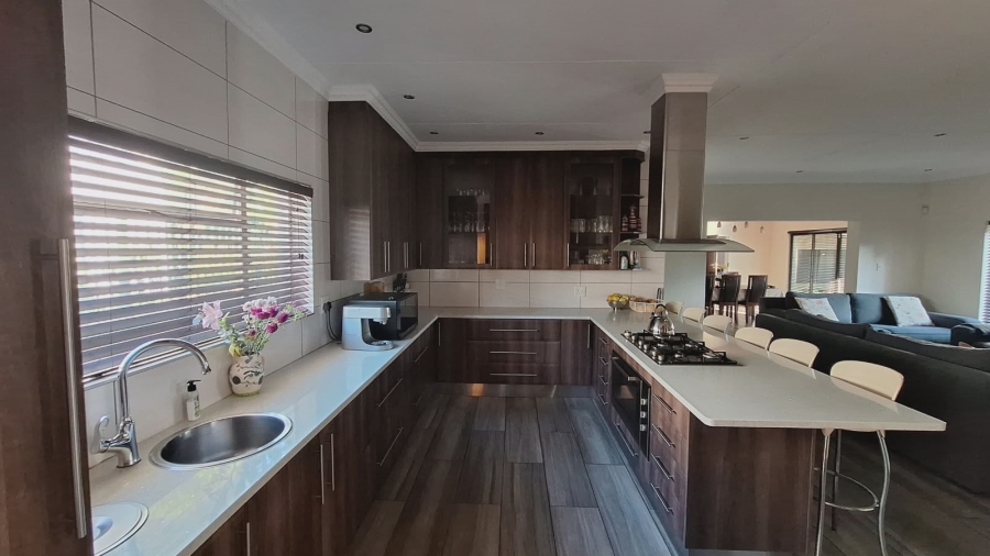 6 Bedroom Property for Sale in Villieria Gauteng
