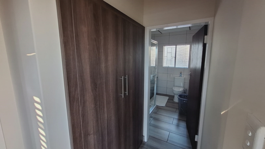 6 Bedroom Property for Sale in Villieria Gauteng