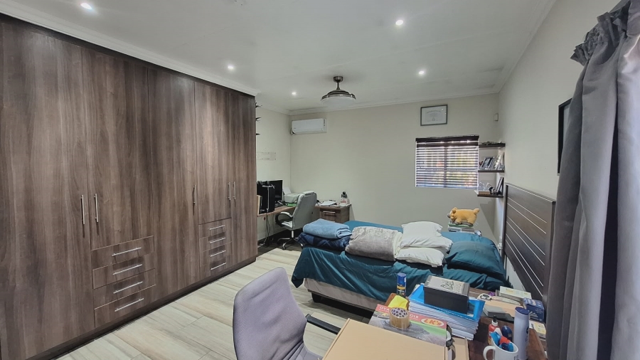 6 Bedroom Property for Sale in Villieria Gauteng