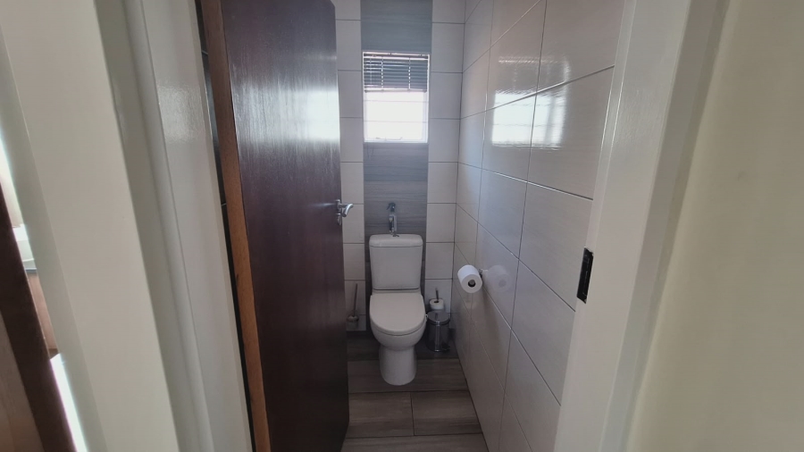 6 Bedroom Property for Sale in Villieria Gauteng