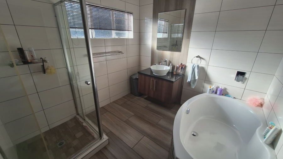 6 Bedroom Property for Sale in Villieria Gauteng