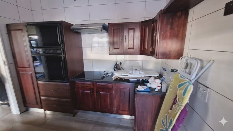 6 Bedroom Property for Sale in Villieria Gauteng