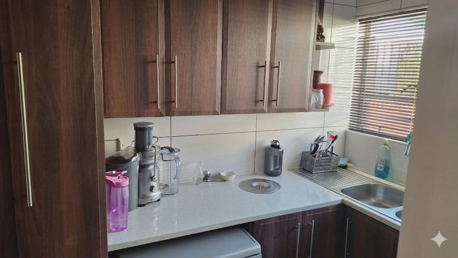 6 Bedroom Property for Sale in Villieria Gauteng